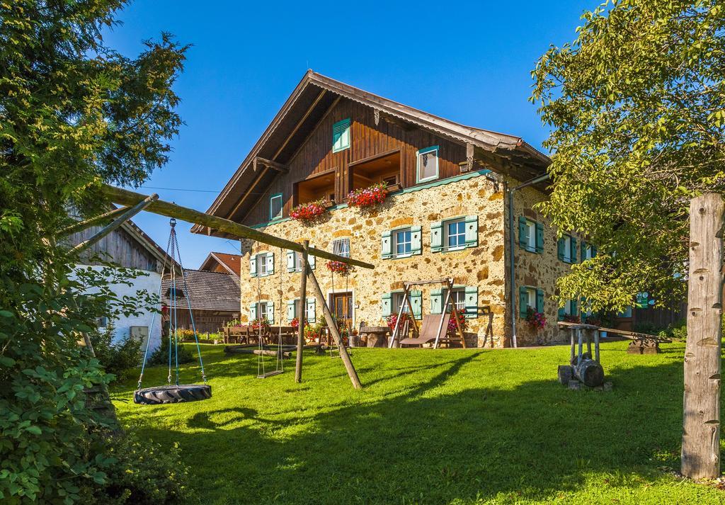 Baby- Und Kinderhof Aicherbauer Seeham Exterior photo